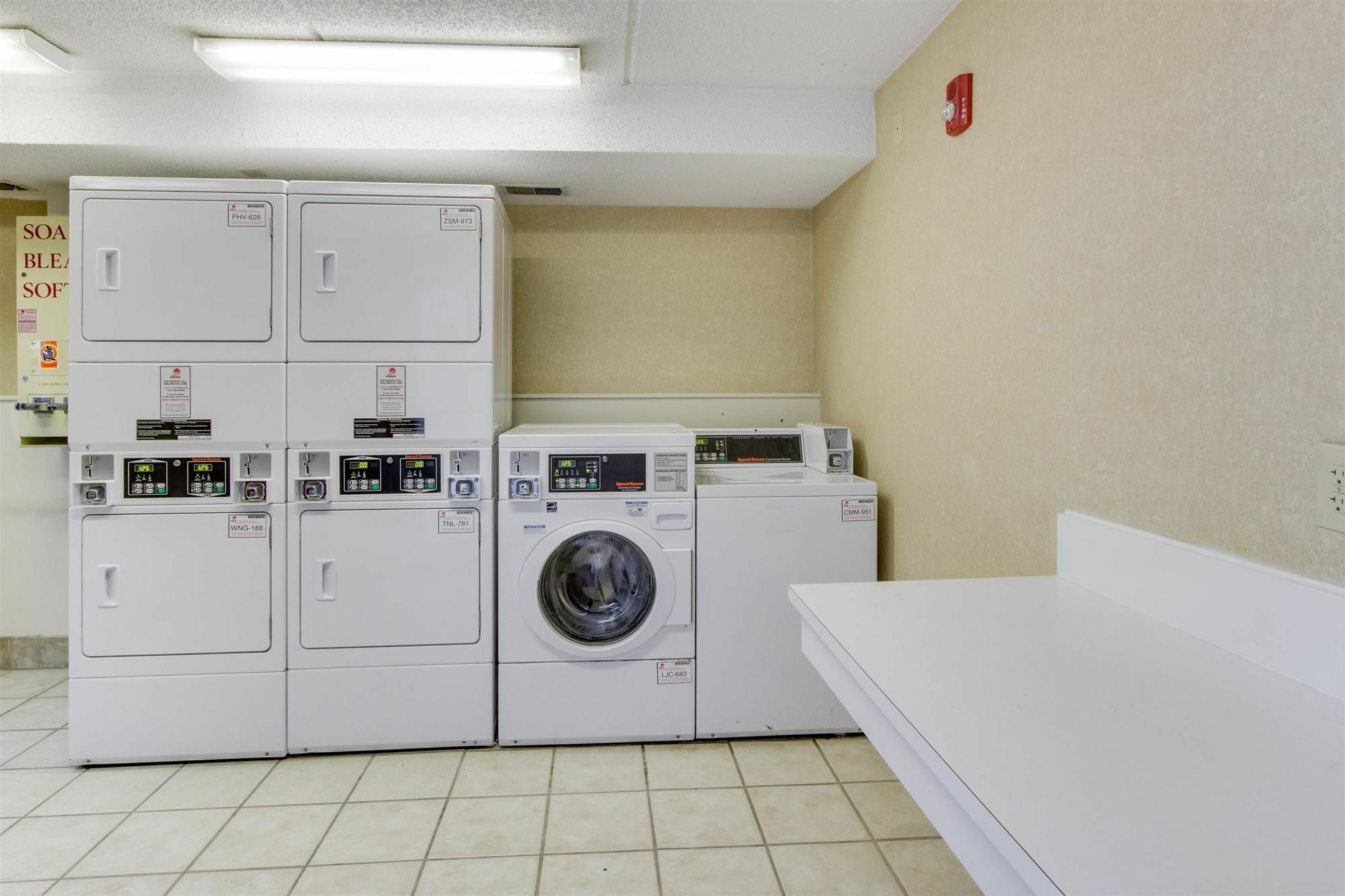 Red Roof Inn Plus+ Columbus - Worthington Extérieur photo