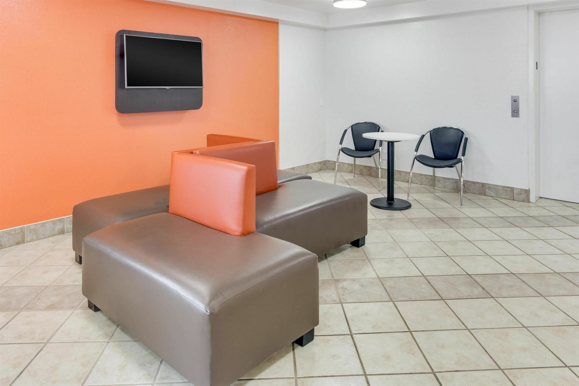 Red Roof Inn Plus+ Columbus - Worthington Extérieur photo