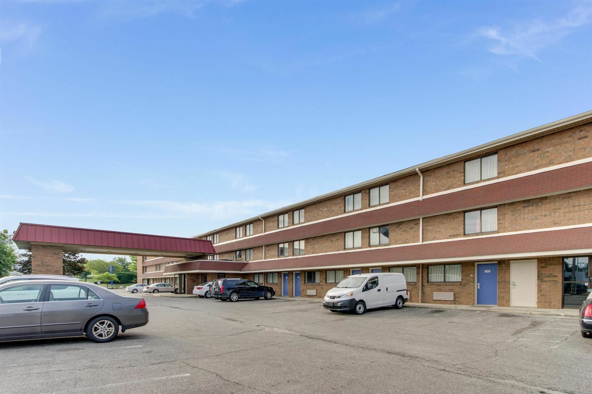 Red Roof Inn Plus+ Columbus - Worthington Extérieur photo