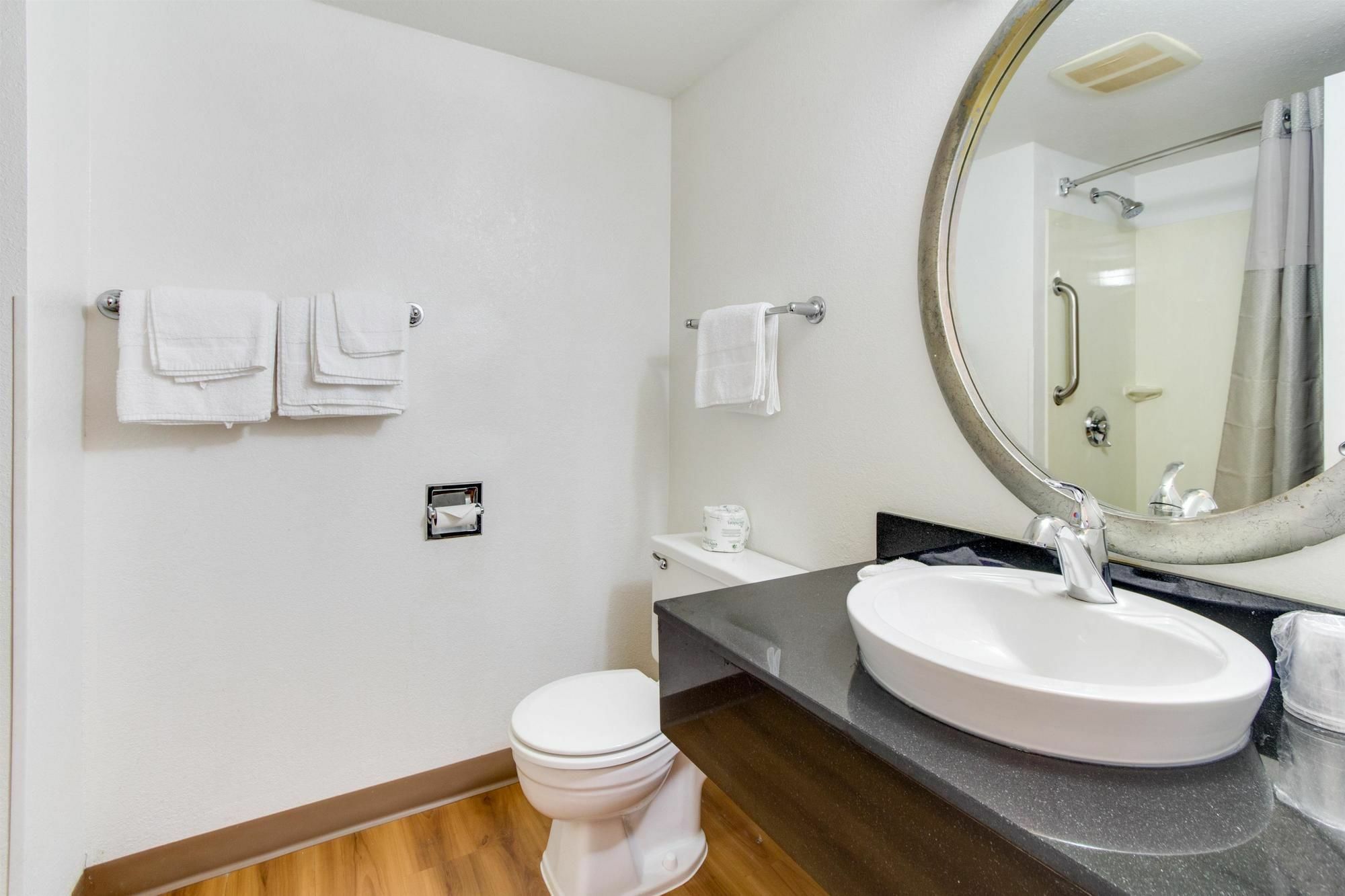 Red Roof Inn Plus+ Columbus - Worthington Extérieur photo