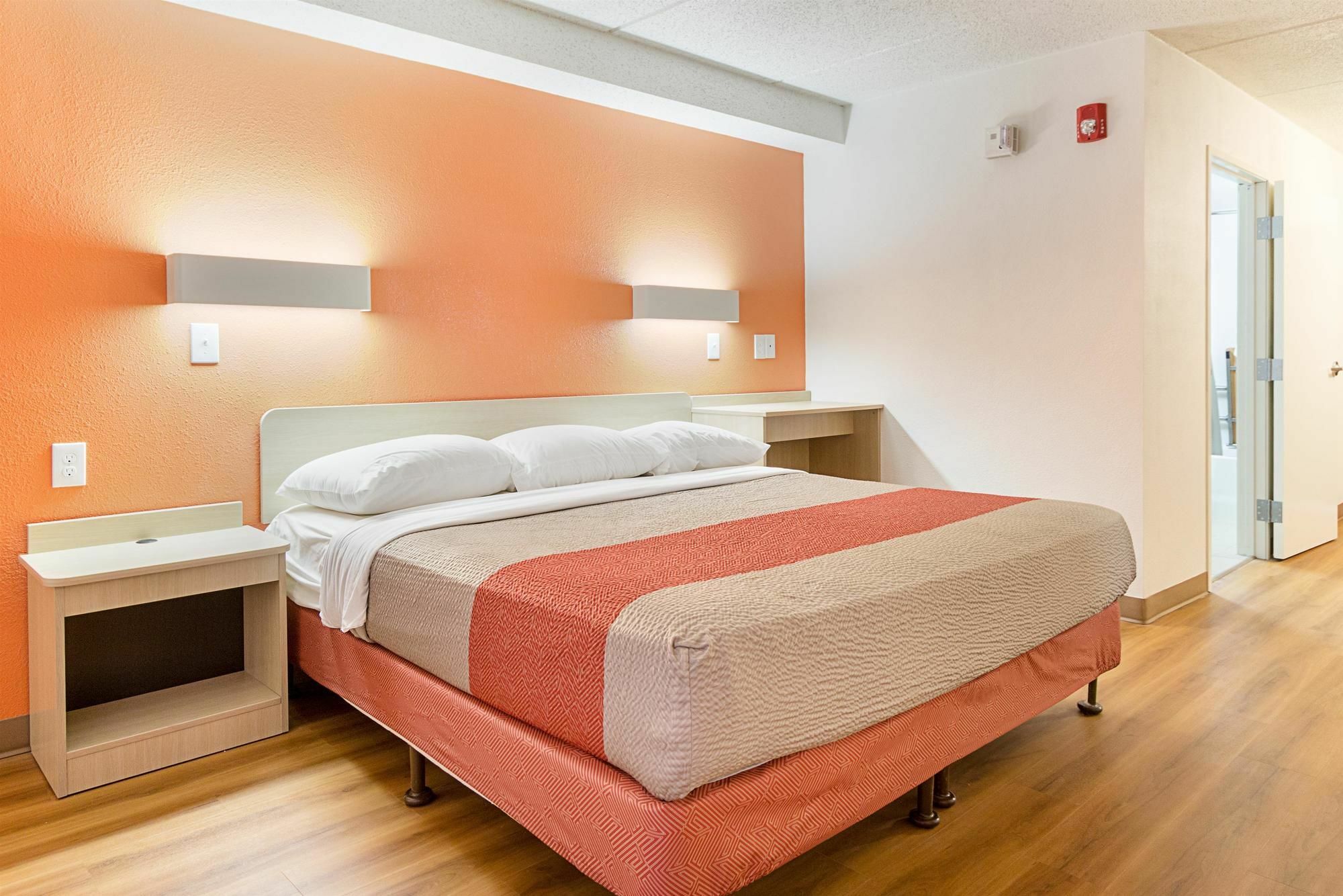 Red Roof Inn Plus+ Columbus - Worthington Extérieur photo